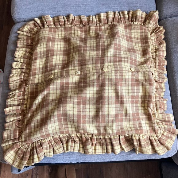 Lot of 3 April Cornel Floral Ruffle Pillowcases 20x20 - Picture 3 of 7